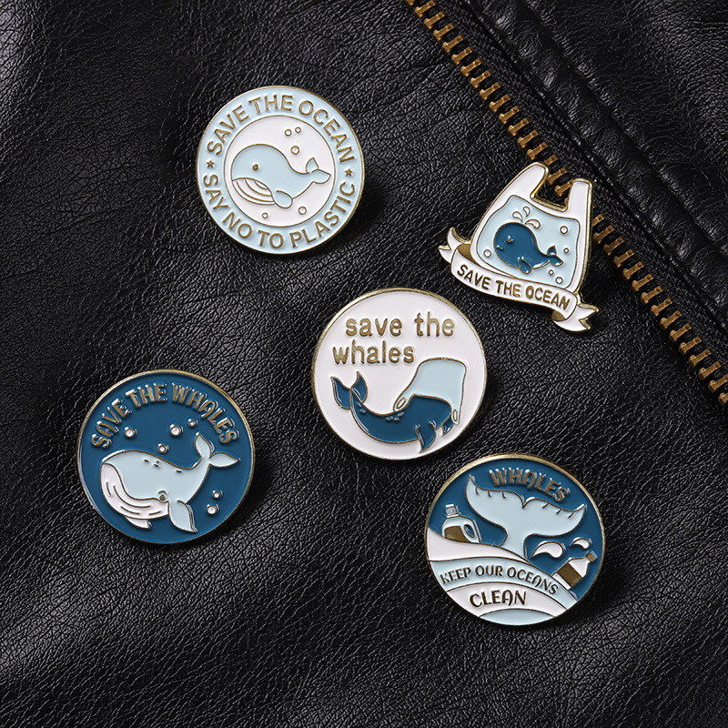 Urocze broszki w kształcie wie – Tuxedo Lapel Pin recenzja i cena