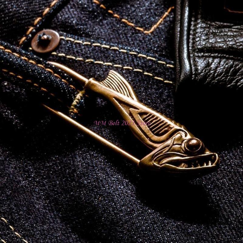 49ME Delikatna broszka ze stop – Tuxedo Lapel Pin recenzja i cena